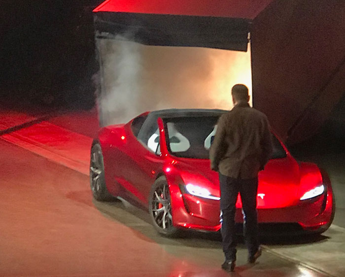 Tesla deals roadster presentation