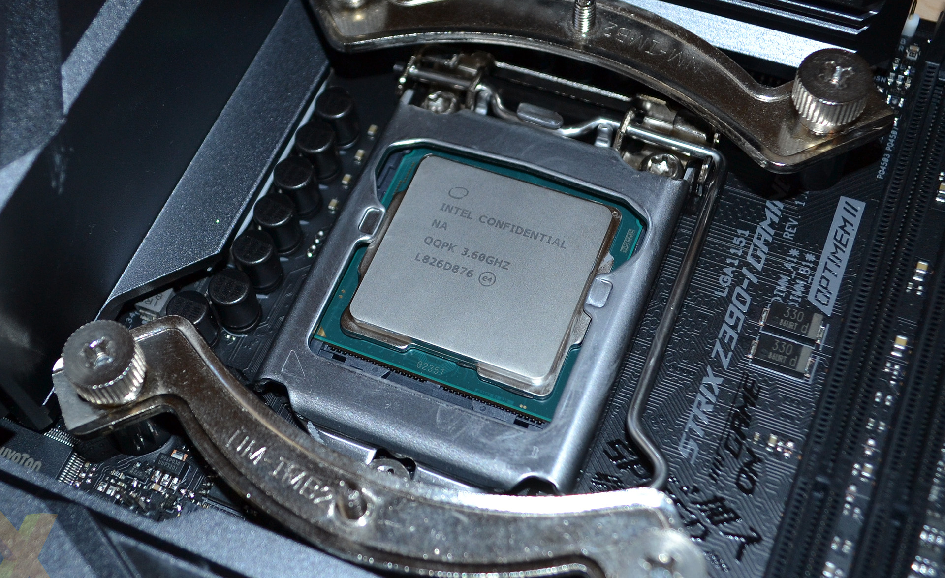  Intel Core i7-9700K Desktop Processor 8 Cores up to