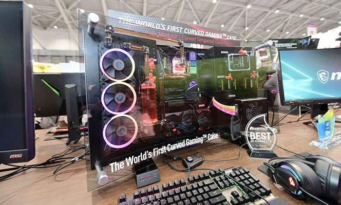Msi Shows Off World S First Curved Gaming Pc Case Chassis
